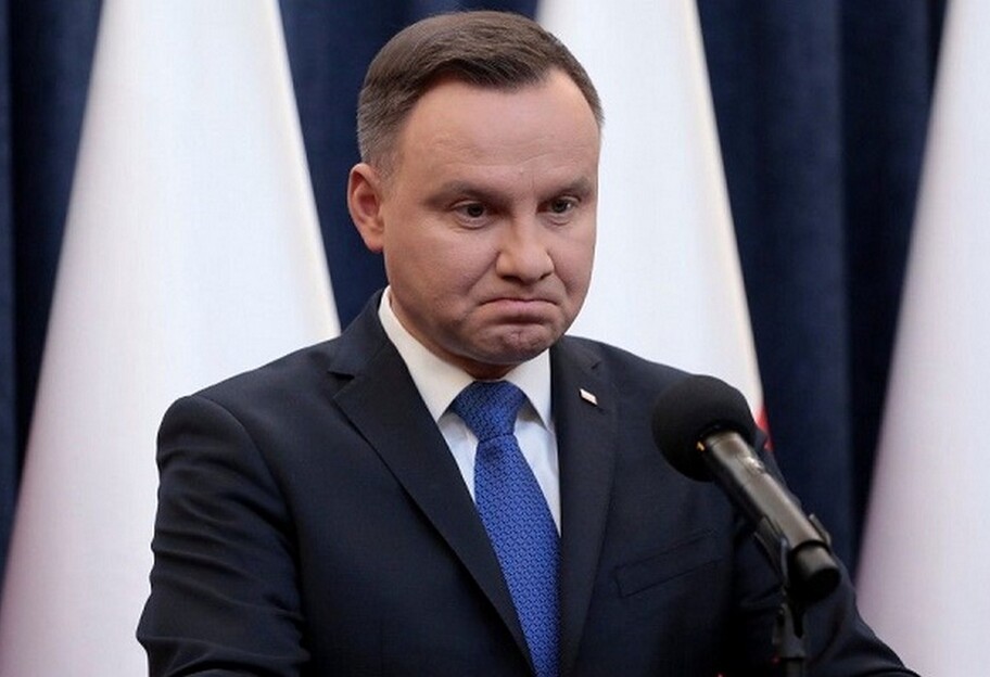 Назвал дебилом - в Польше писателю грозит тюрьма за оскорбление президента - фото 1