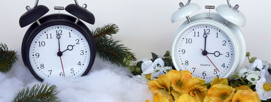 Украина перешла на летнее время: как точно узнать, который час в Киеве