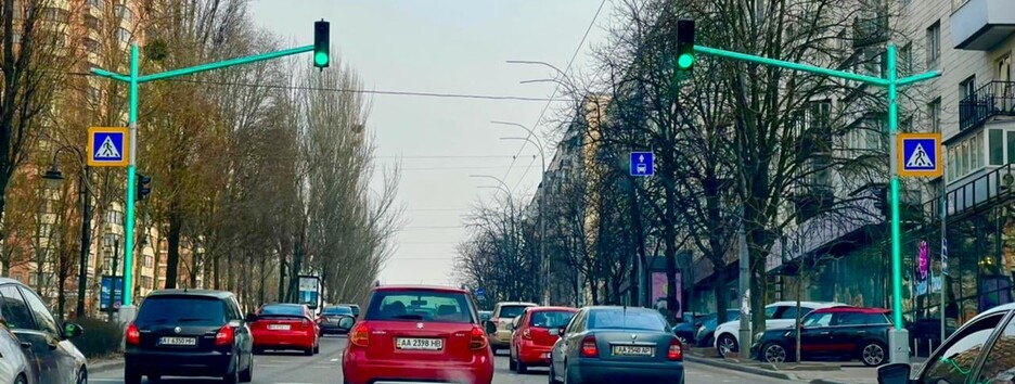 Водителям на заметку: в столице появился необычный светофор (фото)