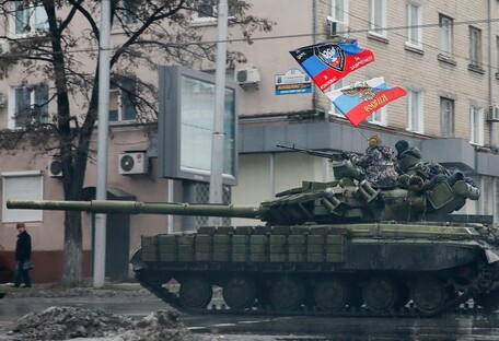 Работают танки: в Донецке слышат бои в окрестностях города (видео)