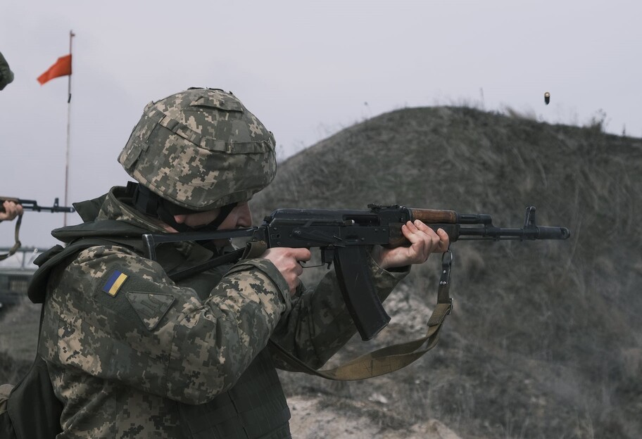 Война на Донбассе - 2 апреля боевики обстреляли гражданских в Красногоровке - фото 1