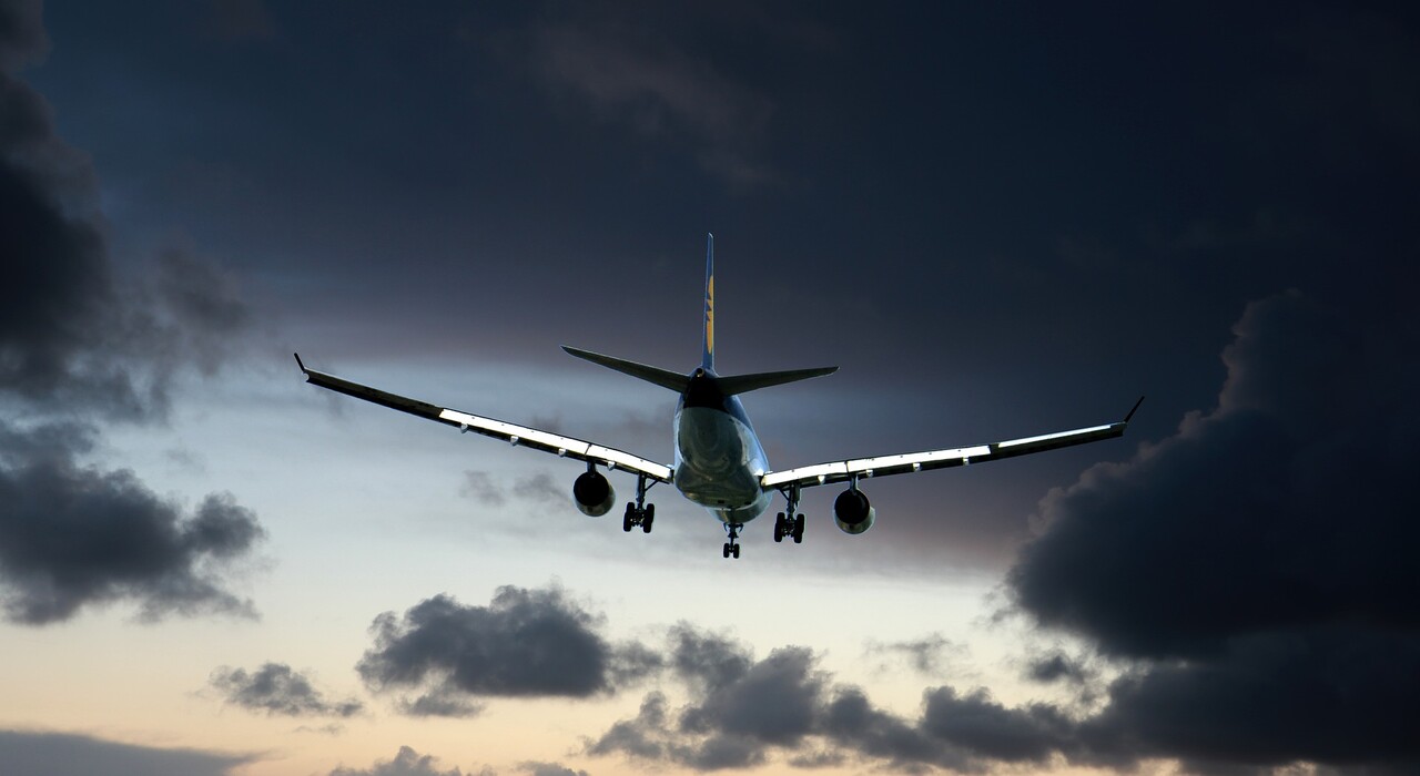 Эпидемия уничтожения авиации: стоит ли возобновить авиасообщение
