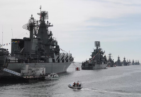 У Чорне море йдуть бойові кораблі РФ, Україна вивела флот і обмежила вхід в порти