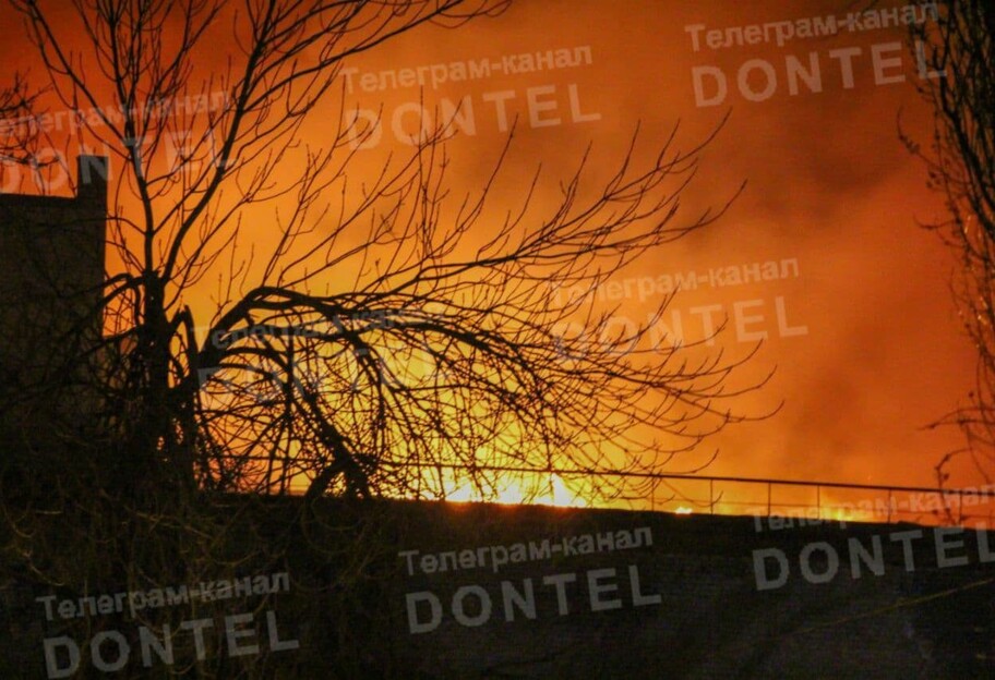 Пожар 10 апреля в Донецке - горело помещение мясокомбината и раздавались взрывы (фото) - фото 1