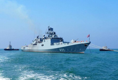 Россияне вывели на стрельбы в Черное море эскадру кораблей и самолеты (видео)