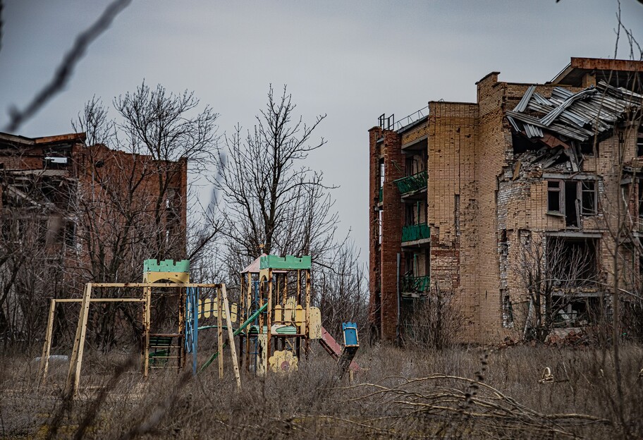 Война на Донбассе - новые фото села Широкино после семи лет боев - фото 1