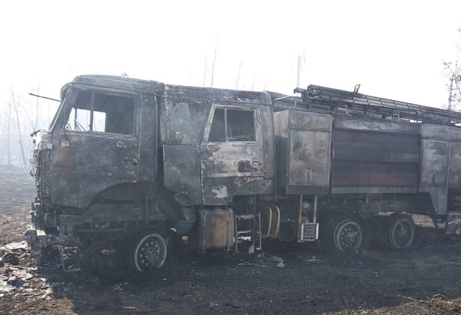 Пожарная машина сгорела в Липецке во время тушения огня - видео - фото 1