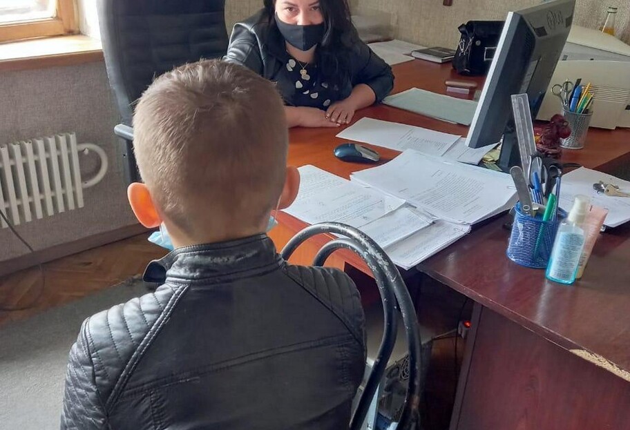 В Харькове школьник срывал онлайн уроки - его родителей наказали - фото 1