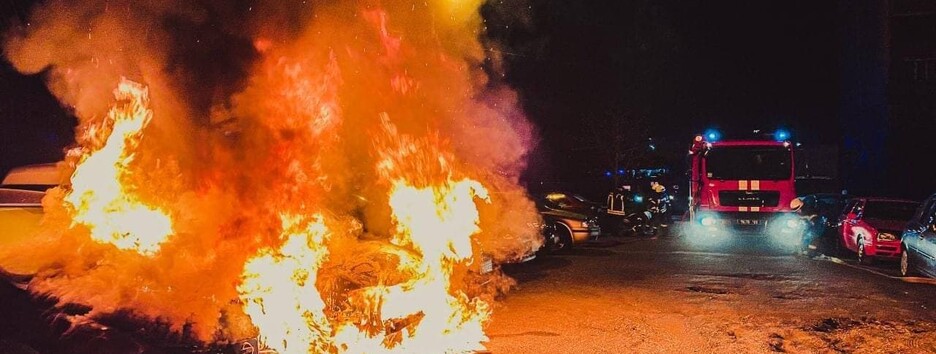 У Києві вночі знову горіли автомобілі (фото)