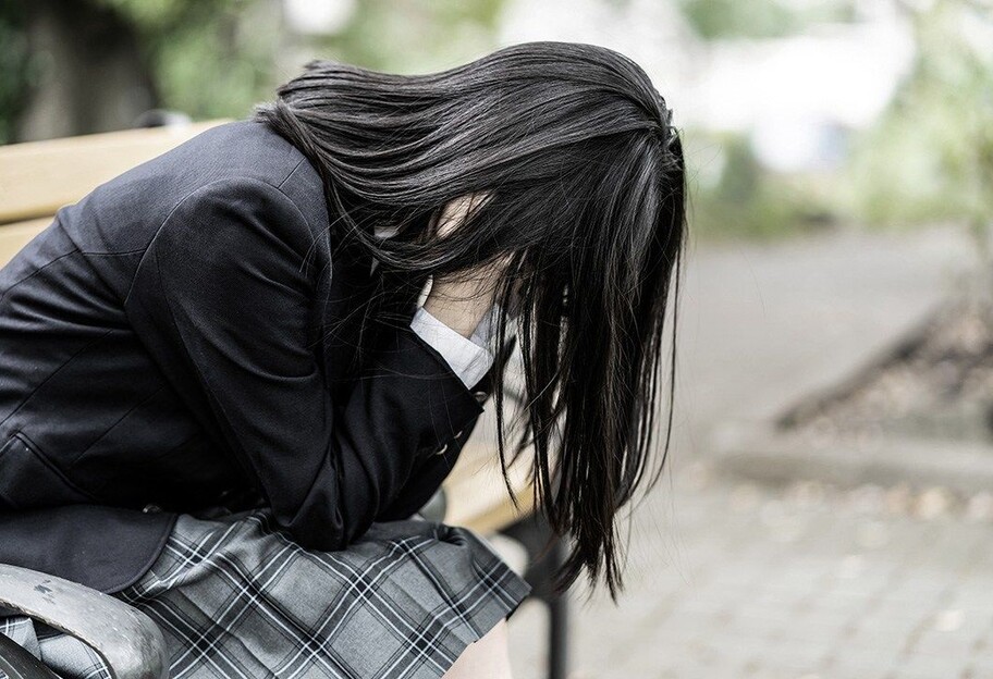 Девочка в Запорожье совершила самоубийство - ее травили в школе, фото предсмертной записки - фото 1
