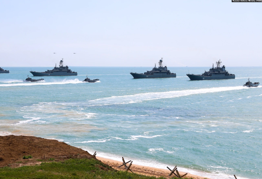 Россия закрывает три района Черного моря у побережья временно оккупированного Крыма - фото 1