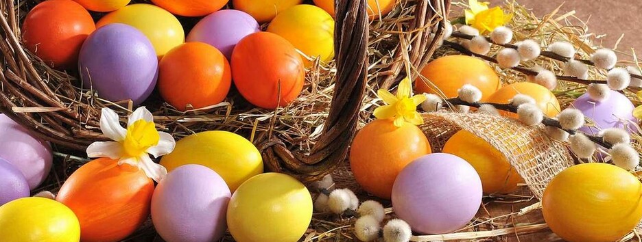 Как легко покрасить яйца на Пасху без химии: рецепты с видео