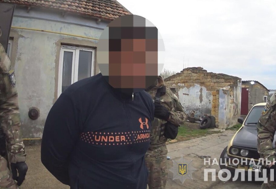 Насиловал падчерицу - в Одесской области мужчина два года мучил ребенка - фото 1