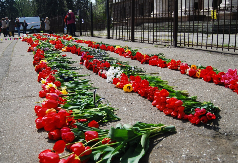 В Одессе состоялся марш патриотов по случаю годовщины Одесской трагедии - фото, видео - фото 1