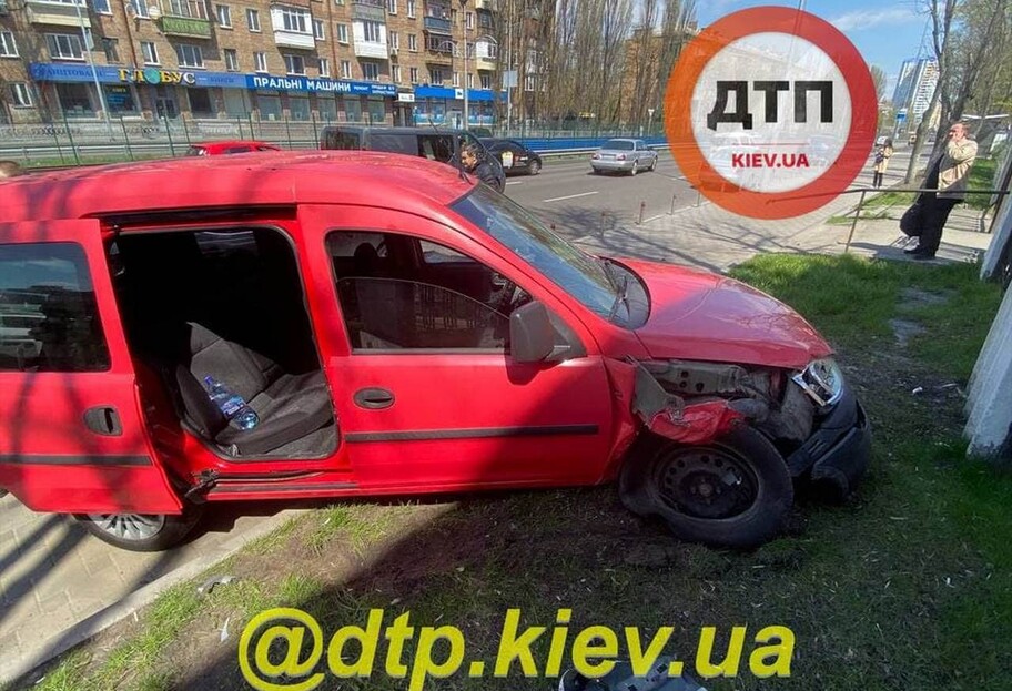 Пьяное ДТП в Киеве – Opel протаранил три авто – фото - фото 1
