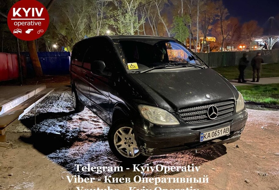 В Киеве задержали водителя без удостоверения и с гранатой - фото - фото 1