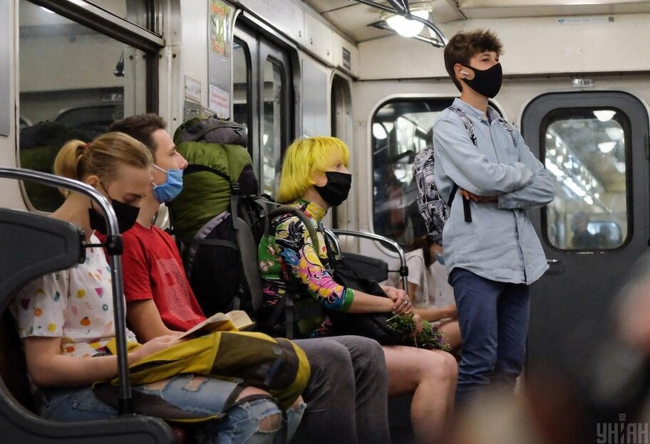 Карантин в Киеве - в метро очереди после отмены локдауна - фото - фото 1