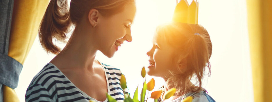 Для самой лучшей и любимой: милые поздравления с Днем матери