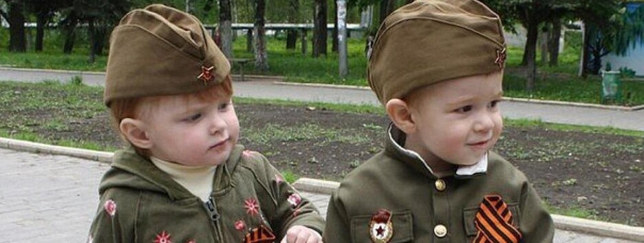 У Росії діти зобразили надгробні пам'ятники на честь 9 травня (фото)