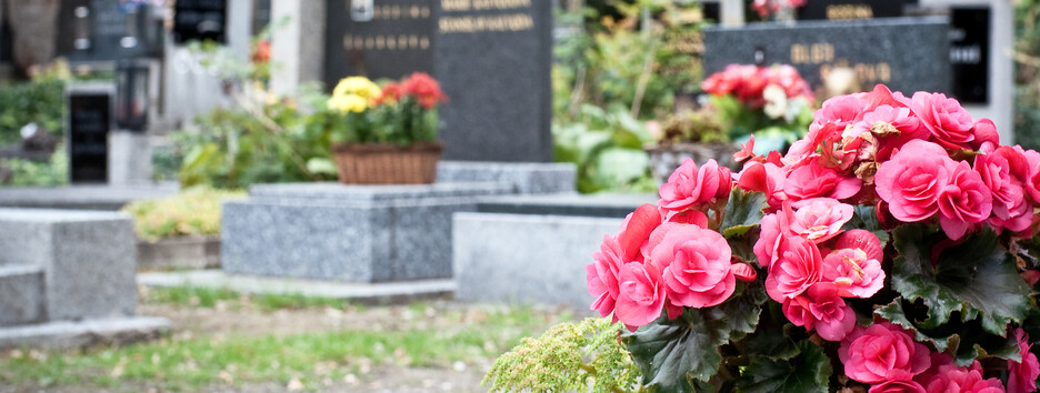 Радоница в 2021 году: что разрешено и запрещено делать на Проводы