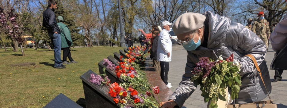 В Одесі не обійшлося без сутичок під час заходів до Дня перемоги над нацизмом (відео)