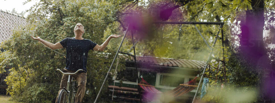 Жара до 28 градусов и затяжные дожди: прогноз погоды до конца недели