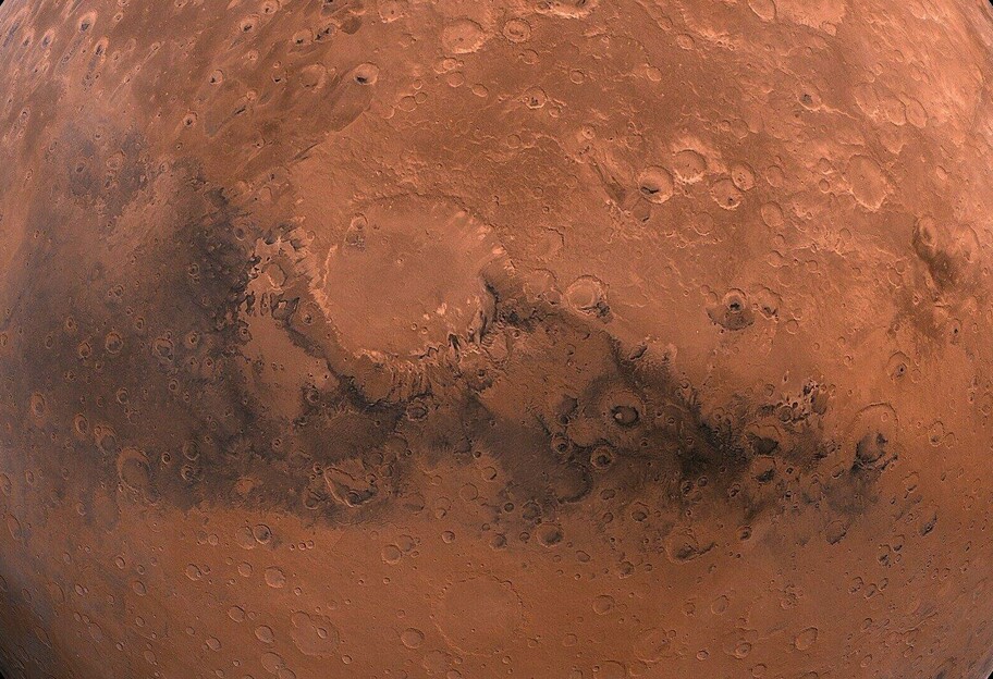 Китай вперше посадив на Марс свій космічний апарат - фото 1
