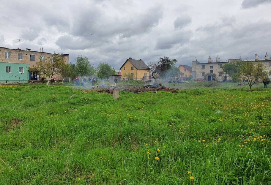 Военный самолет разбился в Беларуси – фото и видео с места катастрофы - фото 1