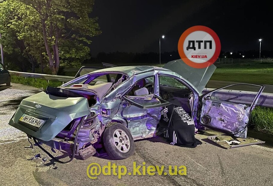 ДТП под Киевом - в страшной аварии погиб военнослужащий - фото - фото 1