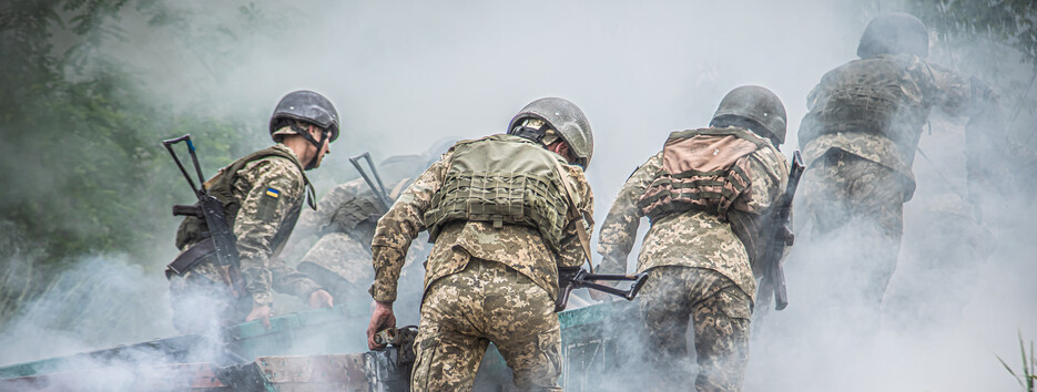 На Донбассе ранили украинского военного