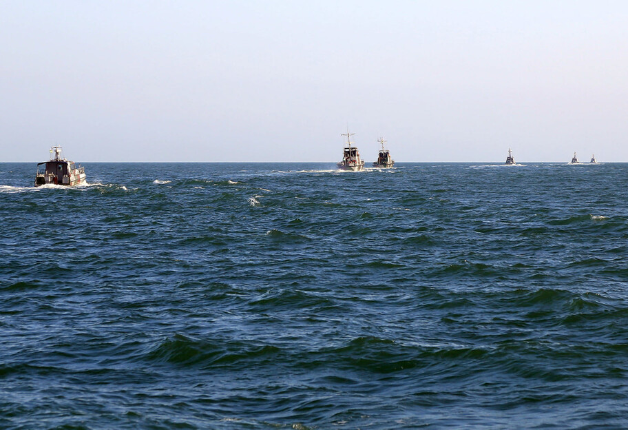 Навчання в Азовському морі - військові провели стрільби з кораблів - фото - фото 1