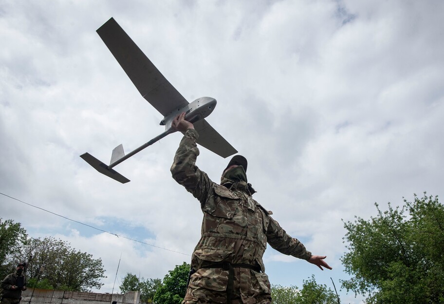 Война на Донбассе - дрон ВСУ сбросил бомбу на боевиков – видео - фото 1
