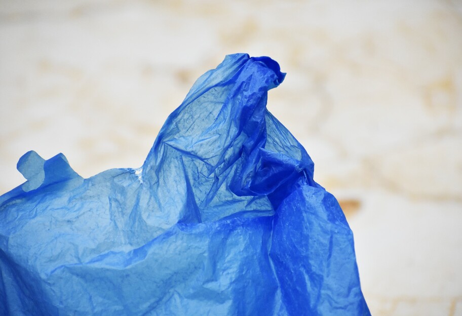 Пластиковые пакеты запретили в Украине - какие нельзя и можно использовать - фото 1