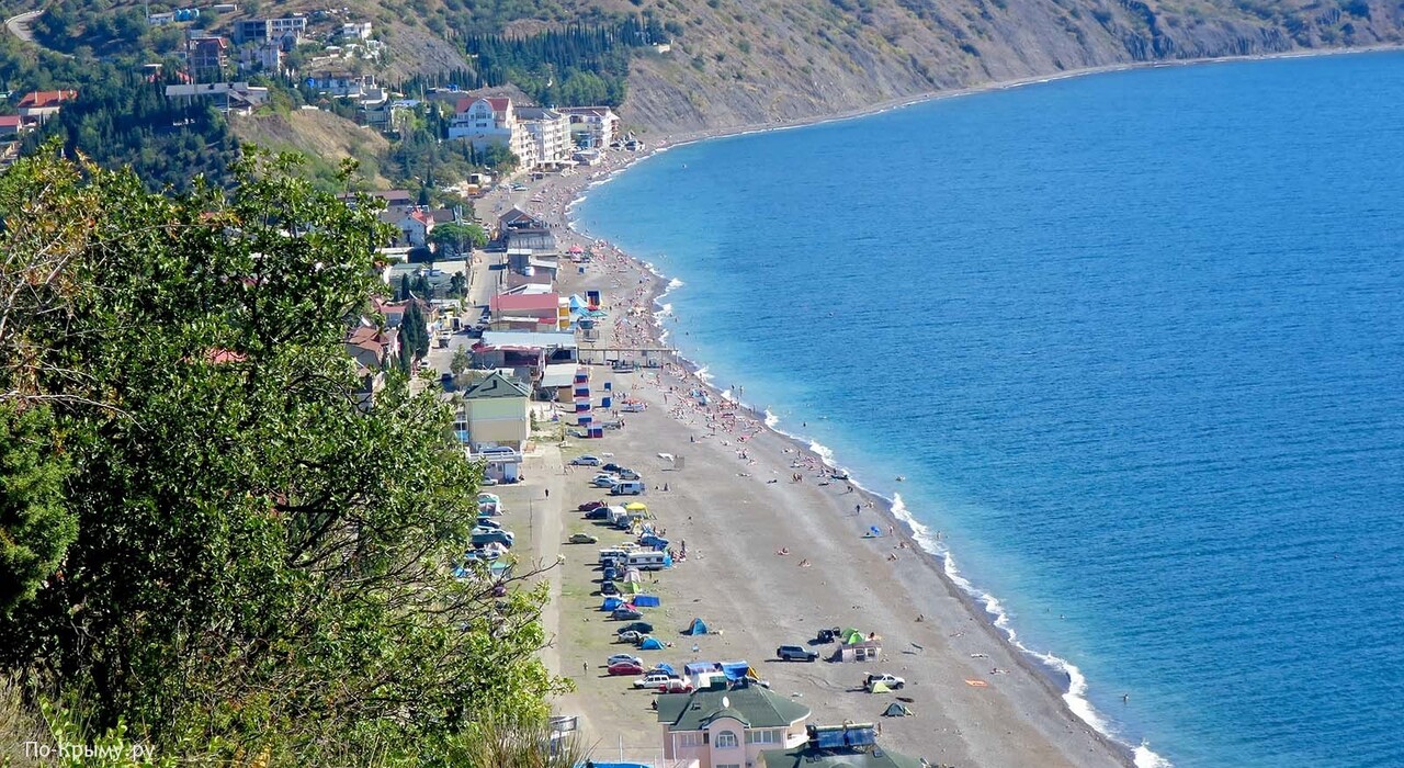 Пустые пляжи: как стартовал курортный сезон в оккупированном Крыму (фото) фото