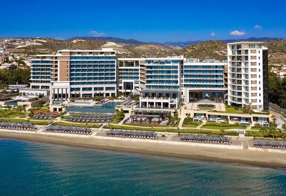Леонід Кравчук на Кіпрі відпочив на пляжі п'ятизіркового готелю - фото - фото 1