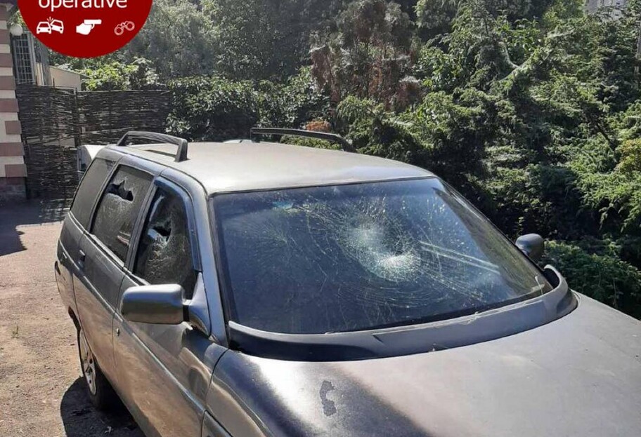 В Киеве пьяный громил кафе и разбил стекло в авто – фото  - фото 1