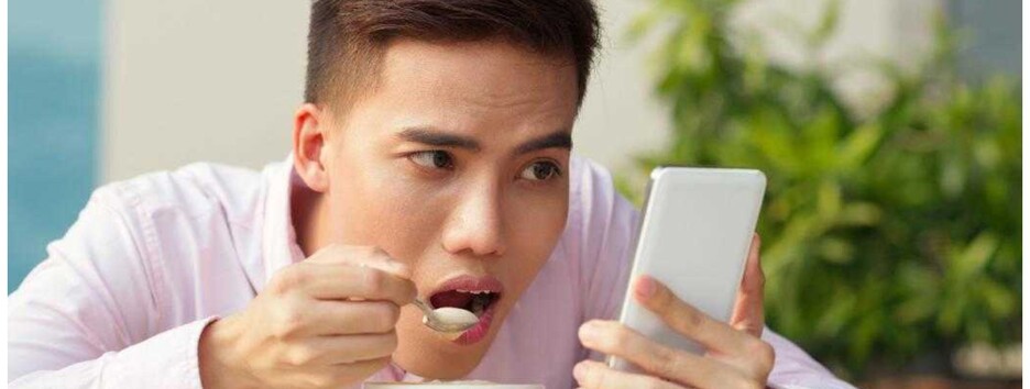 Вчені пов'язали ожиріння з використанням смартфона - дослідження