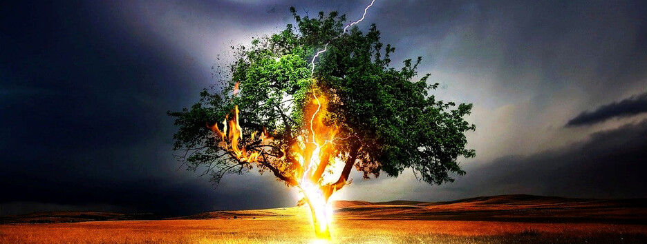 Еще один украинец погиб от молнии: Комаровский рассказал, как уберечь себя (видео)