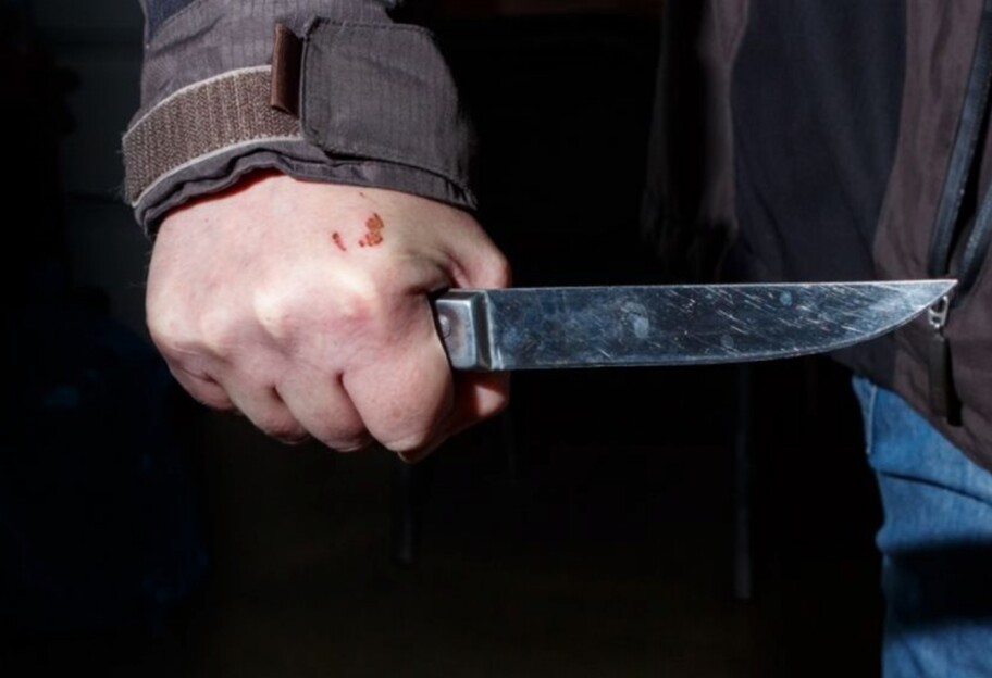 Ударил ножом в грудь и живот - в Киеве задержан 17-летний парень - фото - фото 1