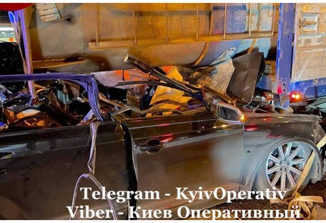 Осталась груда металла: в Киеве внедорожник 