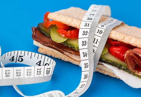 Безопасное похудение: медики назвали 4 лучших диеты 2021 года