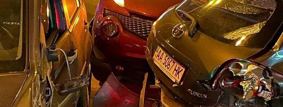 Масштабное ДТП в Киеве: столкнулись четыре автомобиля (фото)