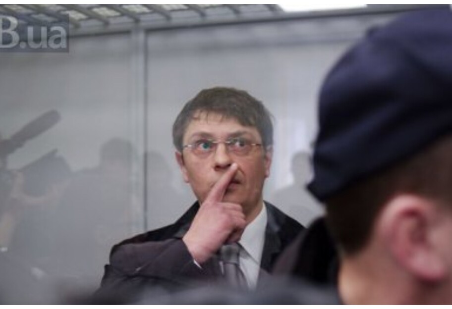 Колишній депутат Дмитро Крючков прийшов п'яним до суду - відео  - фото 1