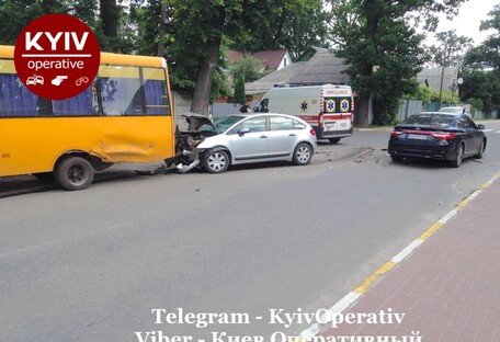 В пригороде Киева - масштабная авария, есть пострадавшие (фото)