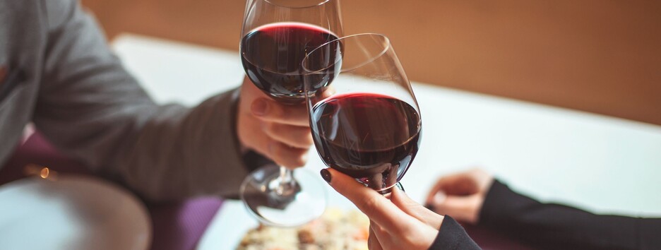 Ученые определили новое негативное влияния алкоголя на женщин