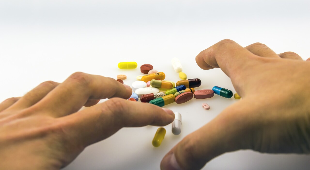 Поддельные лекарства на полках аптек: как распознать и куда жаловаться