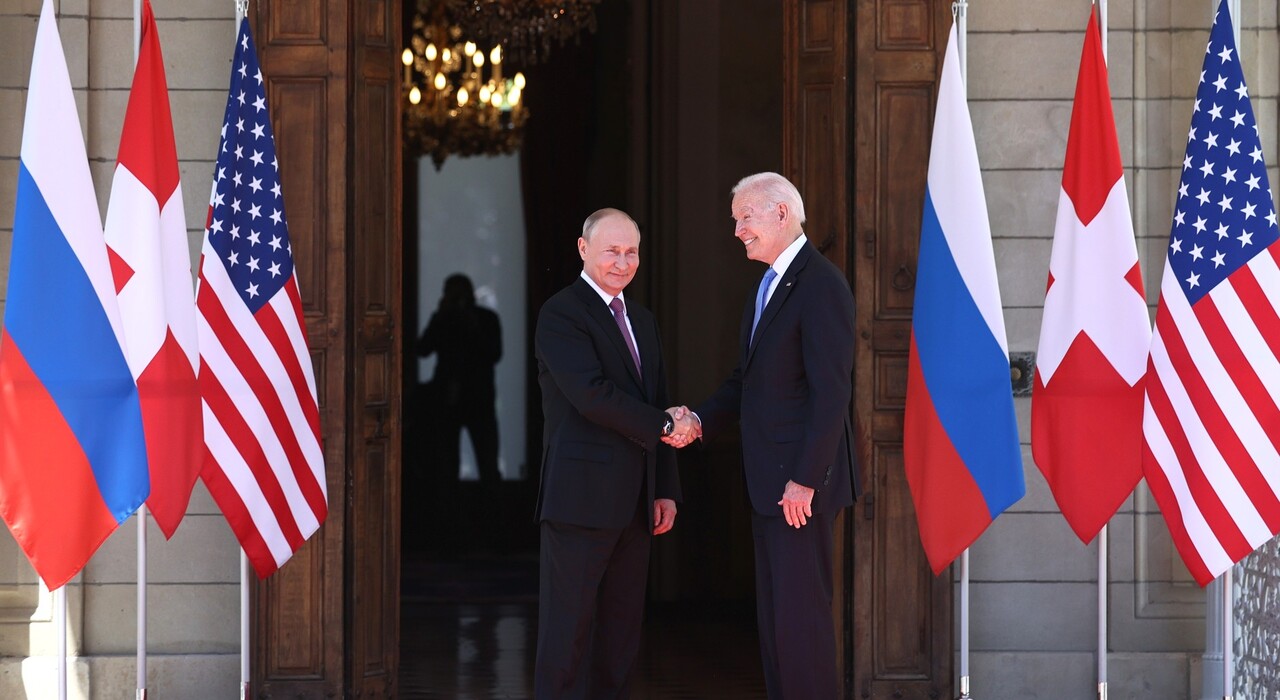 Жодних сенсацій, але позитивно: навіщо потрібен був саміт Байдена і Путіна