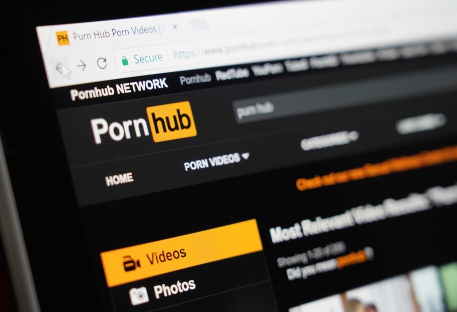Суд з Pornhub - у США 30 жінок подали позов на порносайт - фото 1
