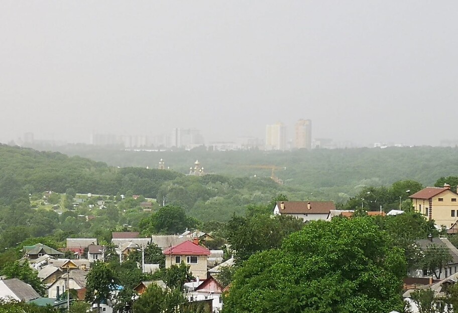 Пылевая буря в Украине продолжается - синоптик рассказала, кто в зоне риска - фото 1