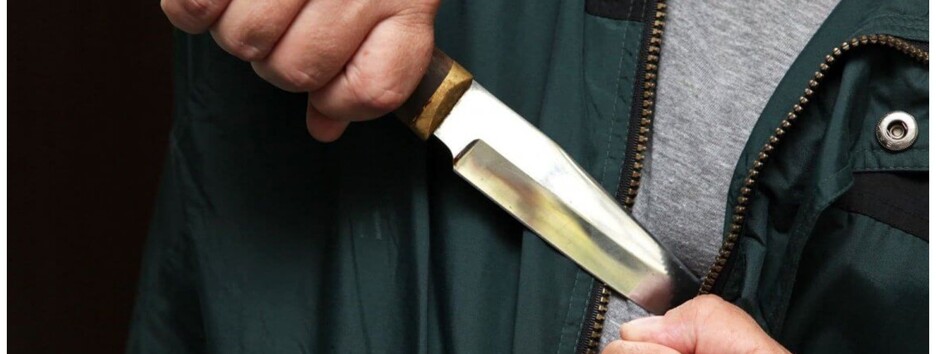 В Киеве мужчина 17 ударами ножа убил пенсионерку: ему грозит пожизненное